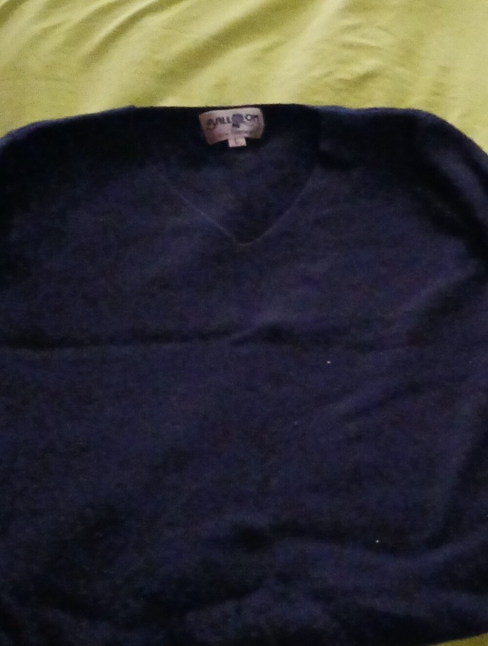 Classic Navy V-Neck Sweater - Timeless Cashmere